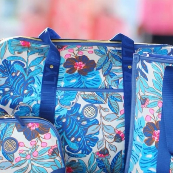 Lilly Pulitzer duffle bag - Picture 1 of 1
